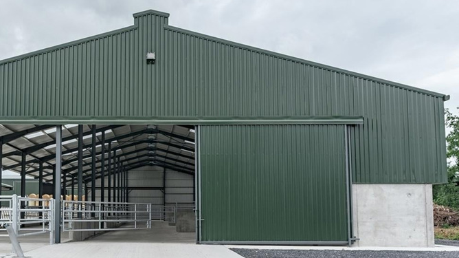 Green corrugated metal sheeting, AgriBild Plus, Euronit