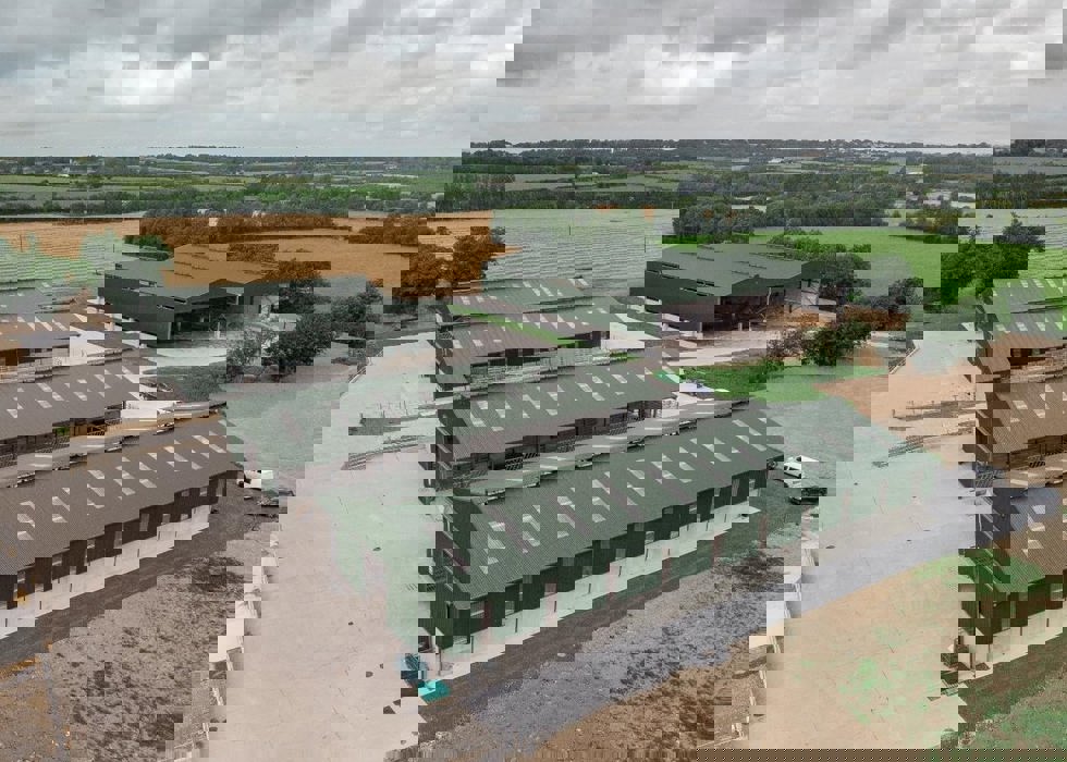 Choose the right colour for your farm roof 